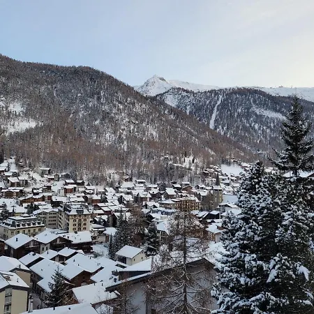 Διαμέρισμα In Mit Toller Aussicht Aufs Dorf Ζερμάτ